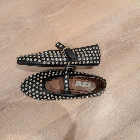 Steve Madden Black Mary Jane Flats with Silver Rhinestone Jewel Studs - Picture 2 of 4